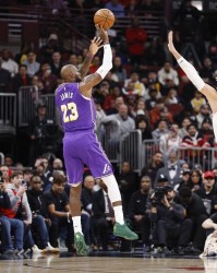 开云体育在线玩-湖人赢公牛，东契奇46+11队史首人，詹姆斯创下NBA历史第一神迹