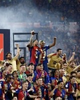 小罗社媒晒照祝贺巴萨国王杯夺冠：巴萨万岁