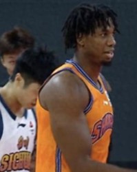 开云体育在线网站-洛夫顿31分上海战胜广东闯进杯赛四强，赛季三杀打服广东