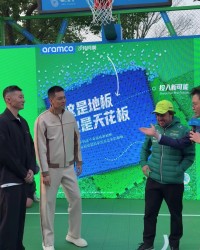 梦幻联动！杨鸣和刘炜参加F1上海站活动 与车手阿隆索互动